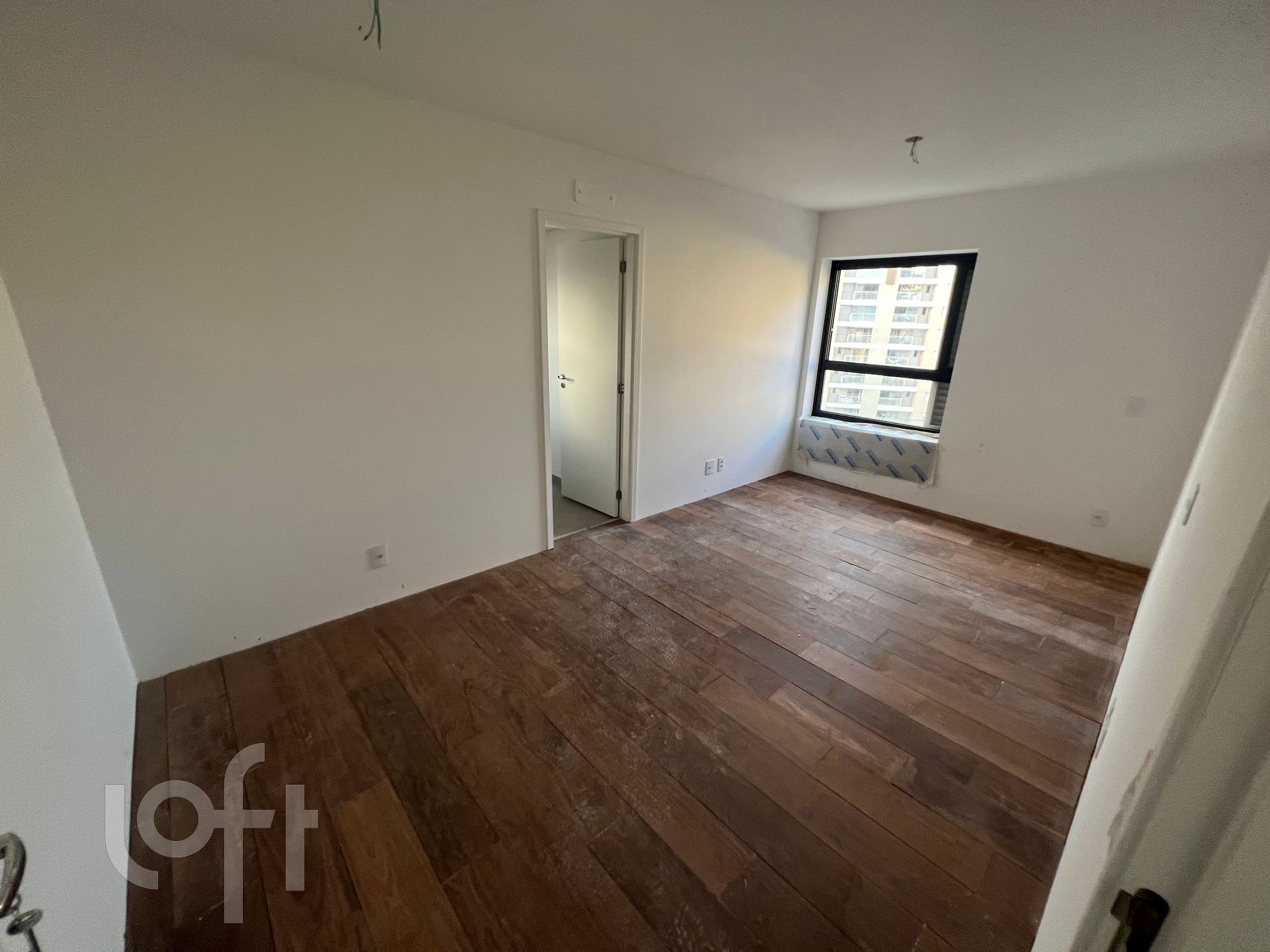 Apartamento à venda com 3 quartos, 142m² - Foto 8