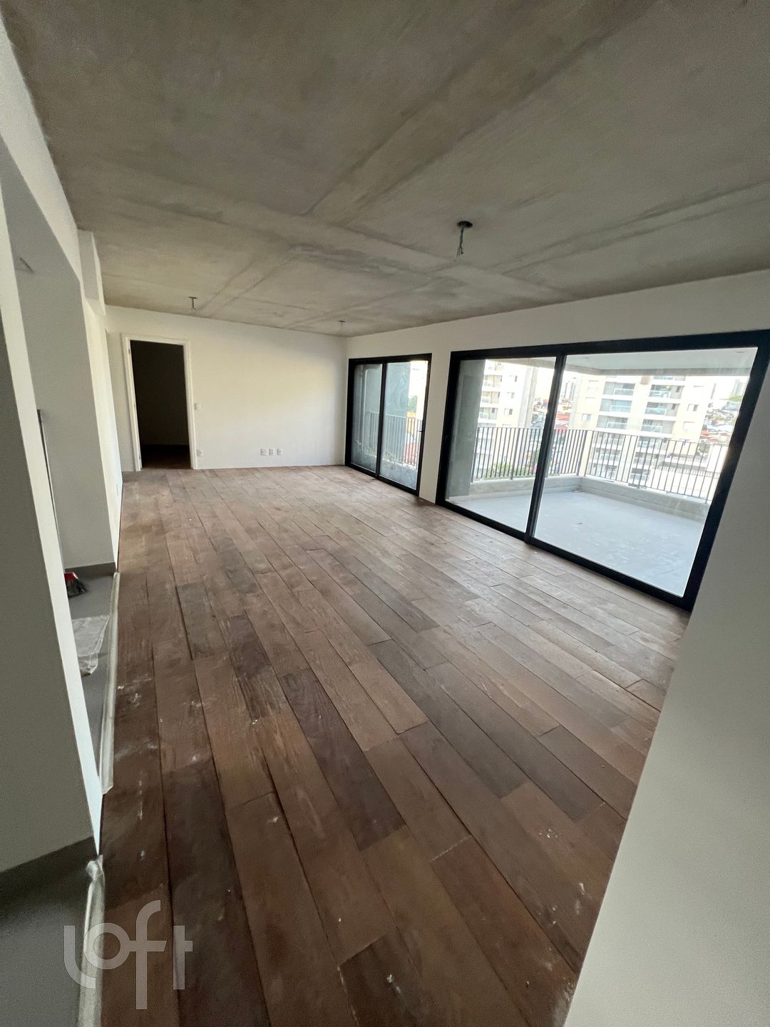 Apartamento à venda com 3 quartos, 142m² - Foto 1