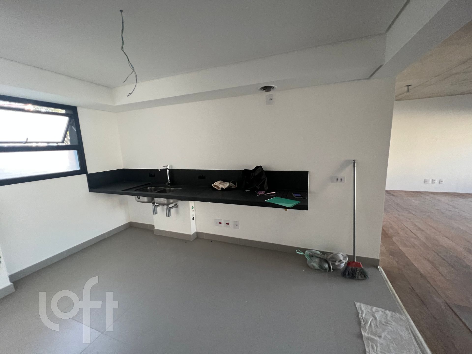 Apartamento à venda com 3 quartos, 142m² - Foto 4