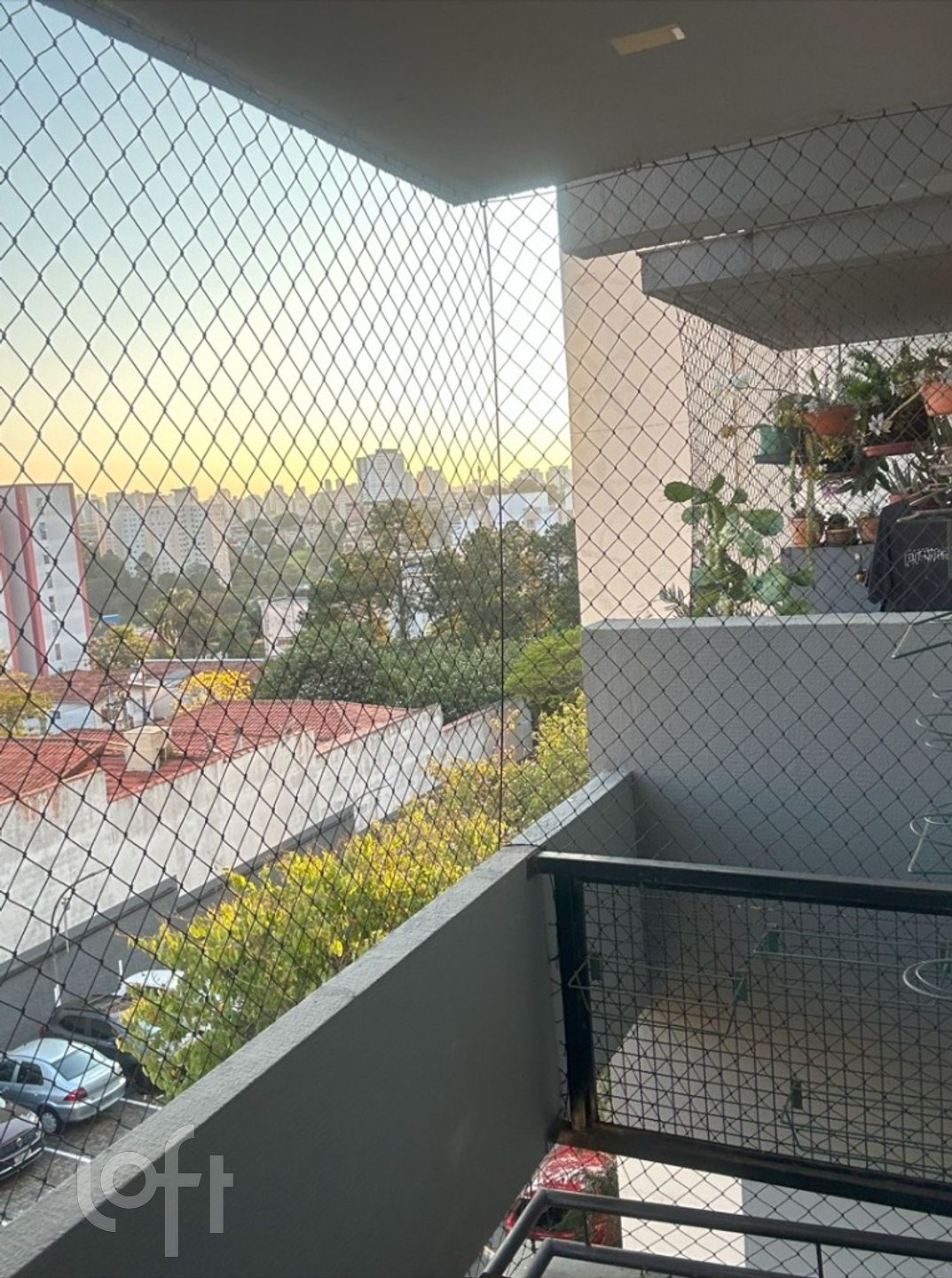 Apartamento à venda com 3 quartos, 74m² - Foto 2