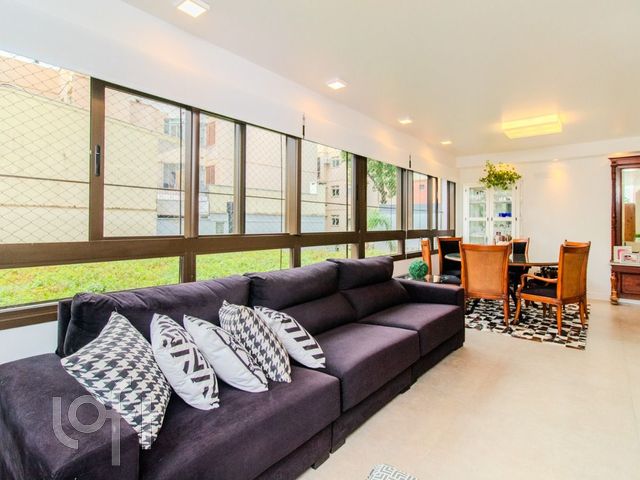 Apartamento com 110m², 3 dormitórios, 3 suítes, 2 vagas, Menino Deus em Porto Alegre