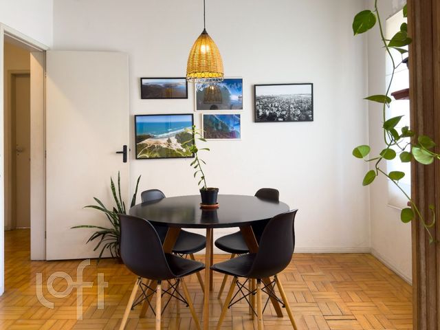 Apartamento com 88m², 2 dormitórios, Moinhos de Vento em Porto Alegre