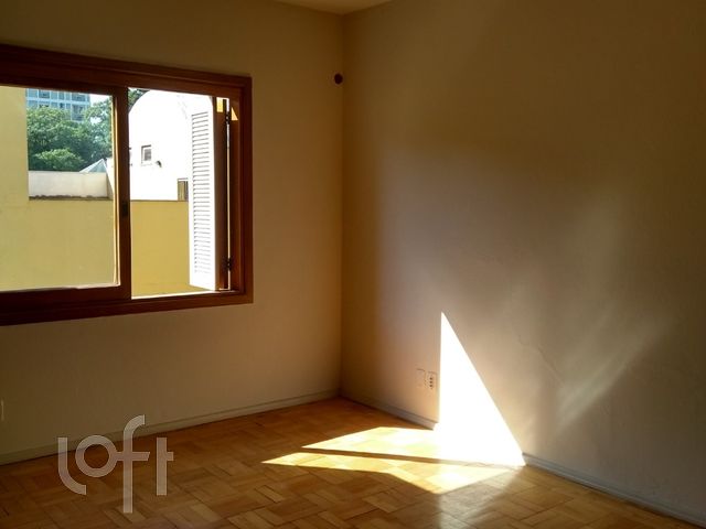 Apartamento com 88m², 2 dormitórios, Moinhos de Vento em Porto Alegre