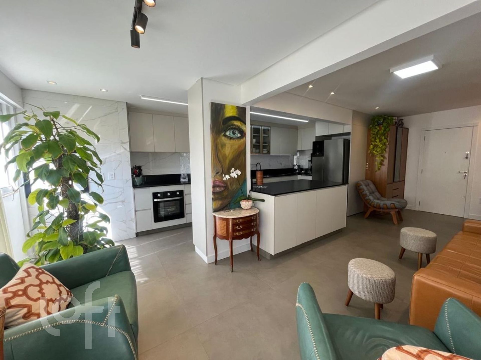 Apartamentos com 95m², 2 quartos, 1 suíte, 1 garagem, no bairro Centro em Balneário Camboriú