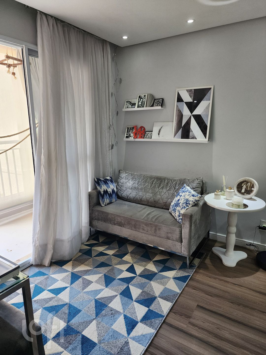 Apartamento à venda com 2 quartos, 67m² - Foto 3