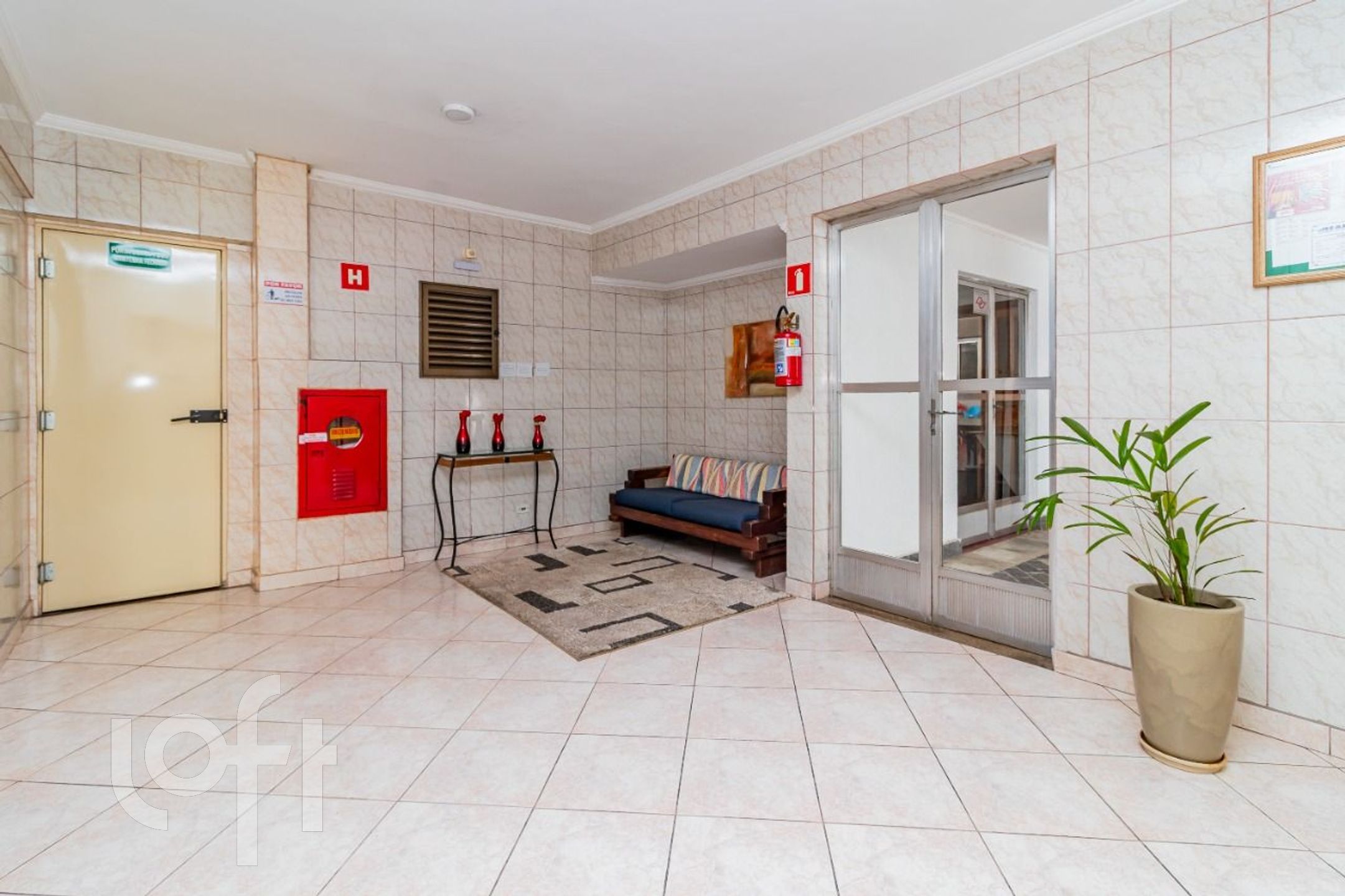 Apartamento à venda com 2 quartos, 70m² - Foto 25