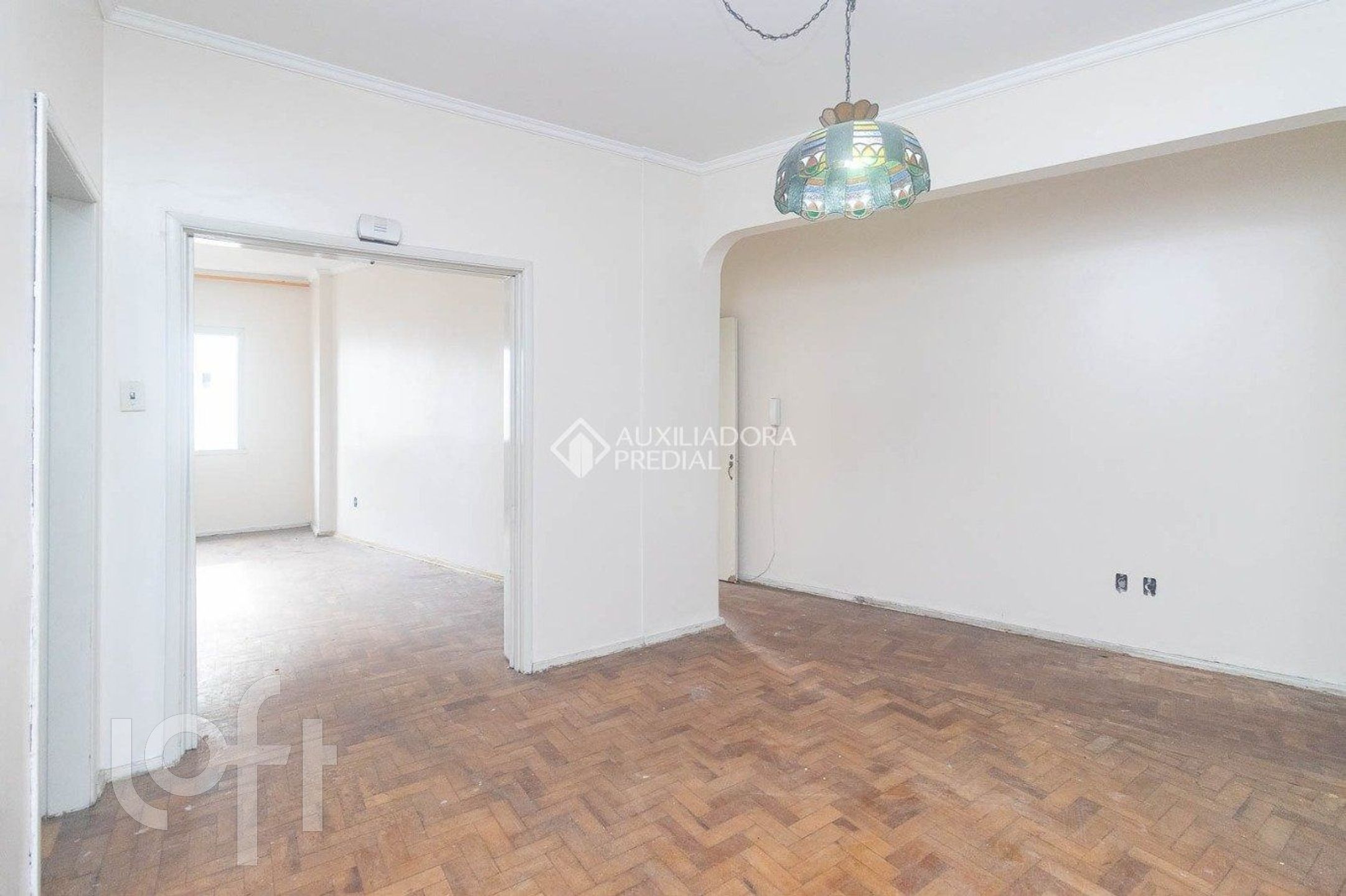 Apartamento com 146m², 3 dormitórios, 1 suíte, Floresta em Porto Alegre