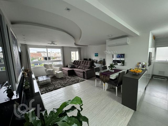 Apartamento com 80m², 3 dormitórios, 1 suíte, 1 vaga, São João em Porto Alegre