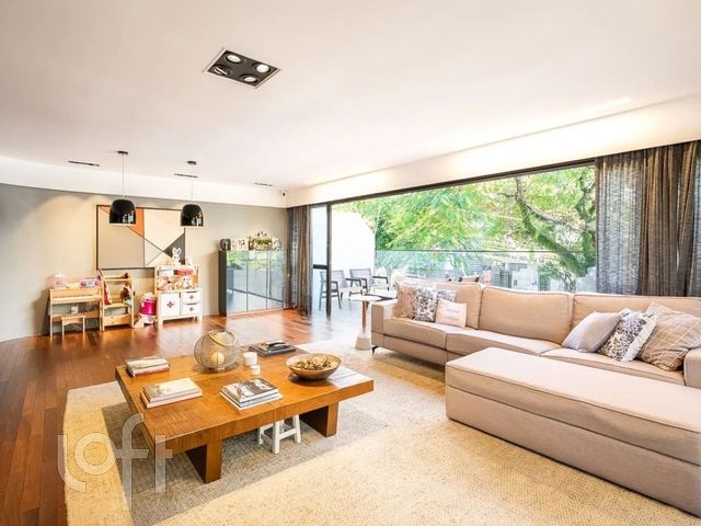 Apartamento com 156m², 2 dormitórios, 2 suítes, Petrópolis em Porto Alegre