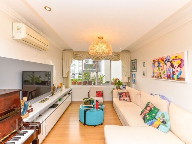 Apartamento com 104m², 3 dormitórios, 1 suíte, 2 vagas, Petrópolis em Porto Alegre