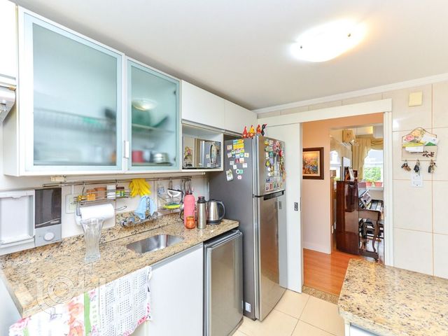 Apartamento com 104m², 3 dormitórios, 1 suíte, 2 vagas, Petrópolis em Porto Alegre