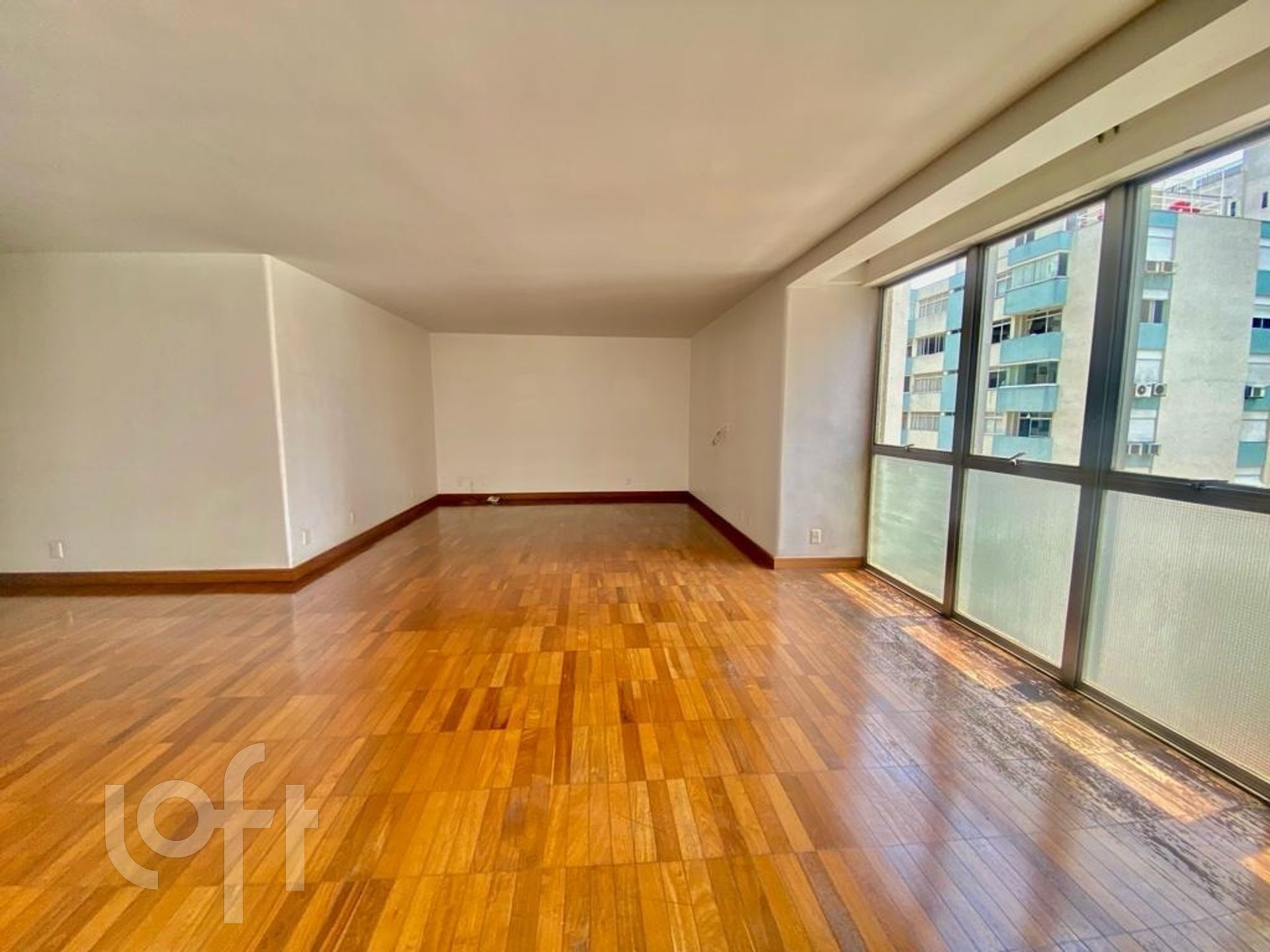 Apartamento à venda com 4 quartos, 210m² - Foto 3