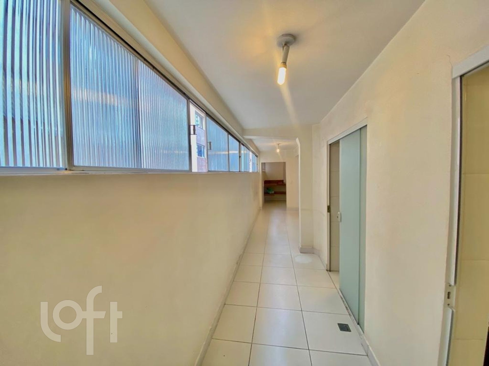 Apartamento à venda com 4 quartos, 210m² - Foto 17