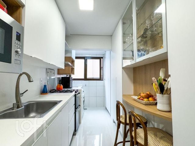 Apartamento com 178m², 3 dormitórios, 1 suíte, 1 vaga, Floresta em Porto Alegre