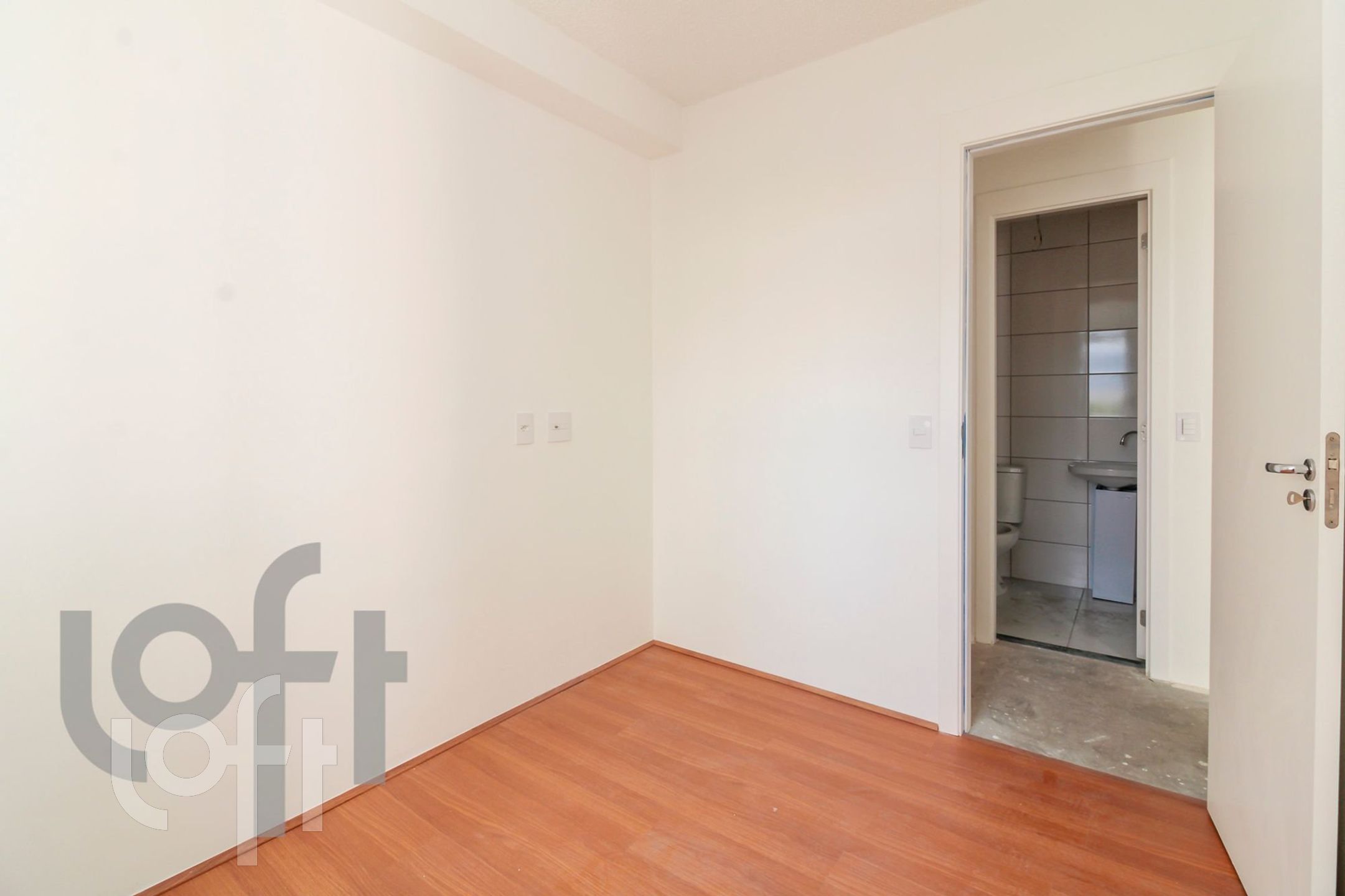 Apartamento à venda com 2 quartos, 42m² - Foto 4