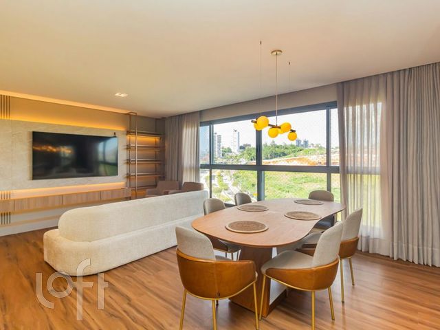 Apartamento com 115m², 3 dormitórios, 3 suítes, 3 vagas, Petrópolis em Porto Alegre