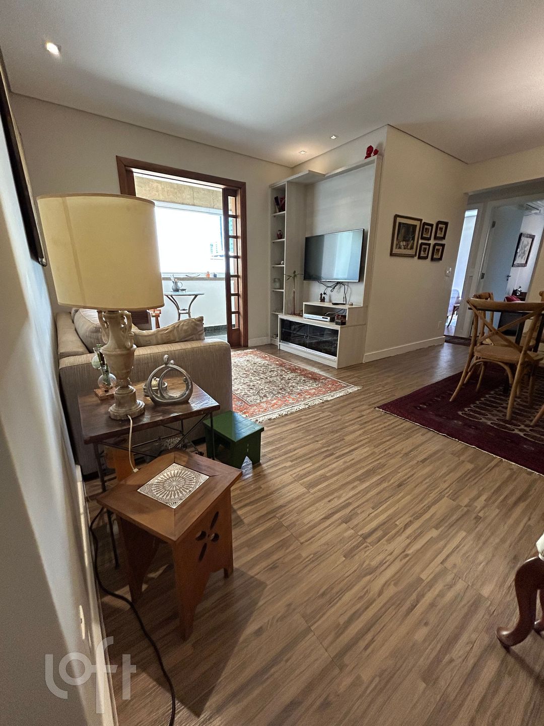 Apartamento à venda em Moema com 74 m², 2 quartos,