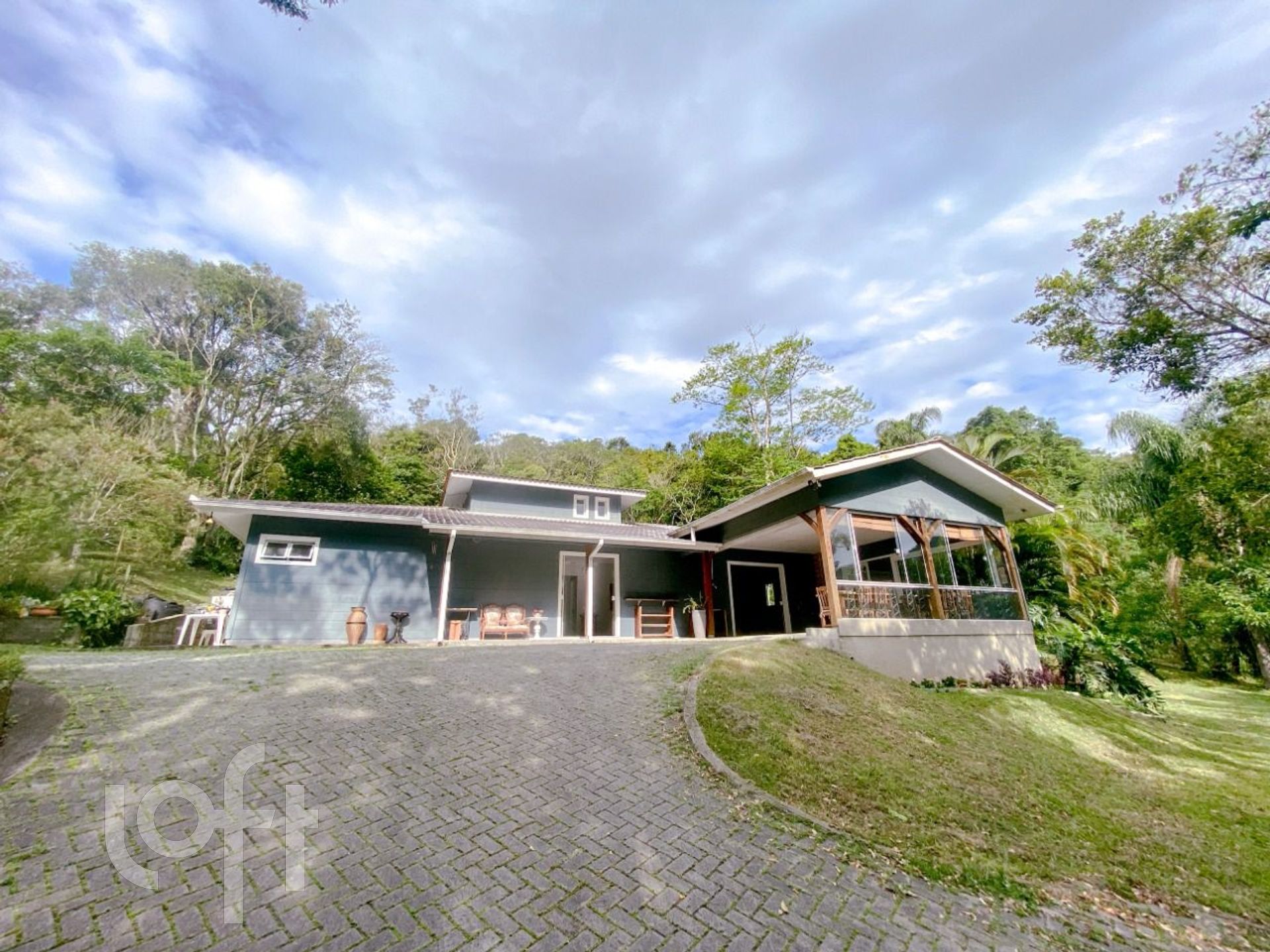 Casa à venda em Ratones com 200 m², 3 quartos, 1 suíte, 2 vagas