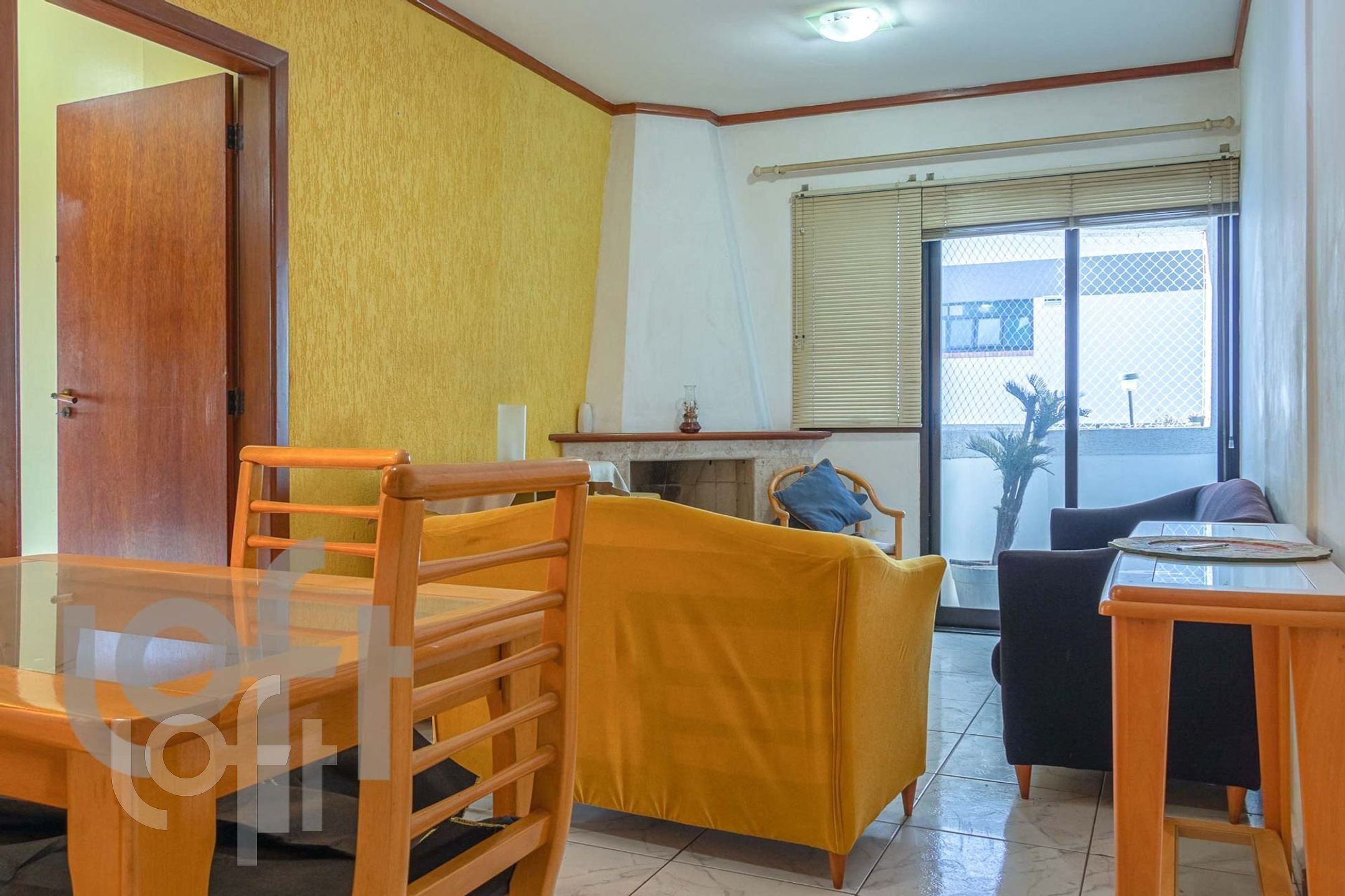 Apartamento à venda com 3 quartos, 77m² - Foto 1