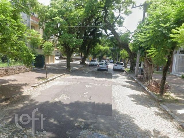 Casa com 120m², 3 dormitórios, 1 vaga, Petrópolis em Porto Alegre