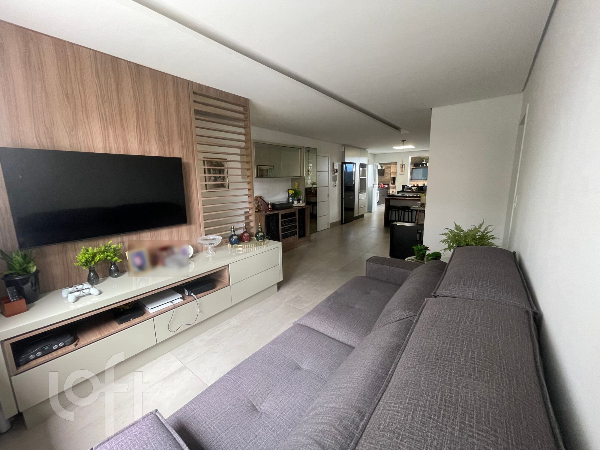 Apartamento à venda com 4 quartos, 210m² - Foto 1