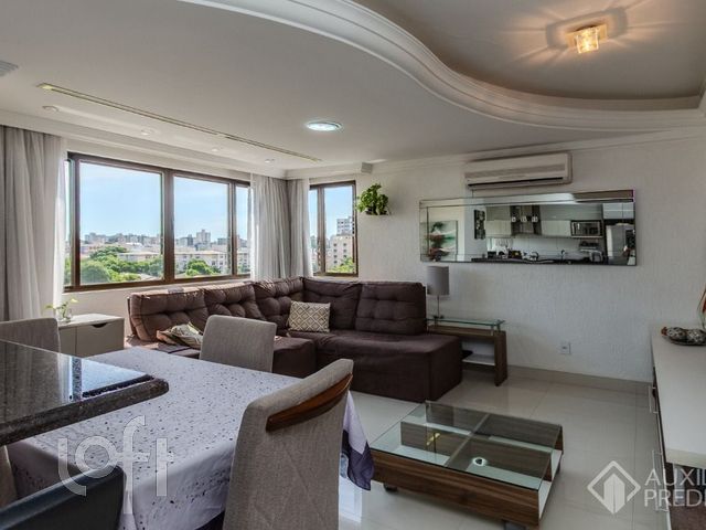 Apartamento com 72m², 2 dormitórios, 1 suíte, 1 vaga, Vila Ipiranga em Porto Alegre