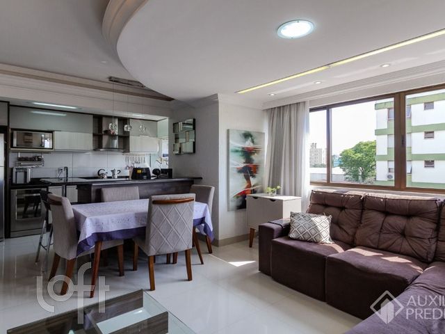 Apartamento com 72m², 2 dormitórios, 1 suíte, 1 vaga, Vila Ipiranga em Porto Alegre