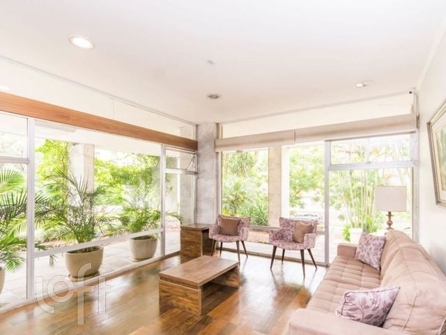 Apartamento com 282m², 3 dormitórios, 1 suíte, 2 vagas, Petrópolis em Porto Alegre