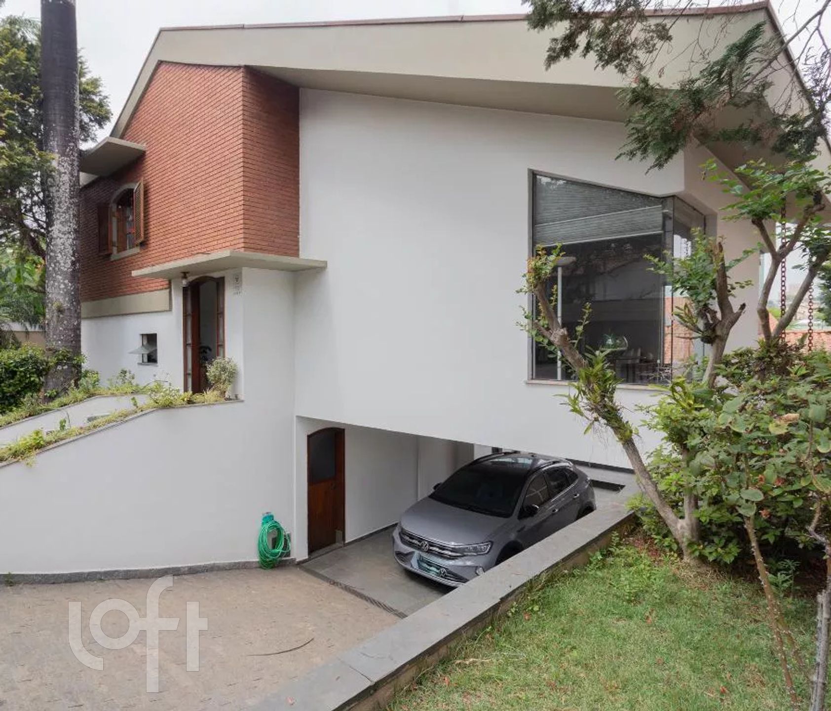 Casa à venda com 3 quartos, 383m² - Foto 1