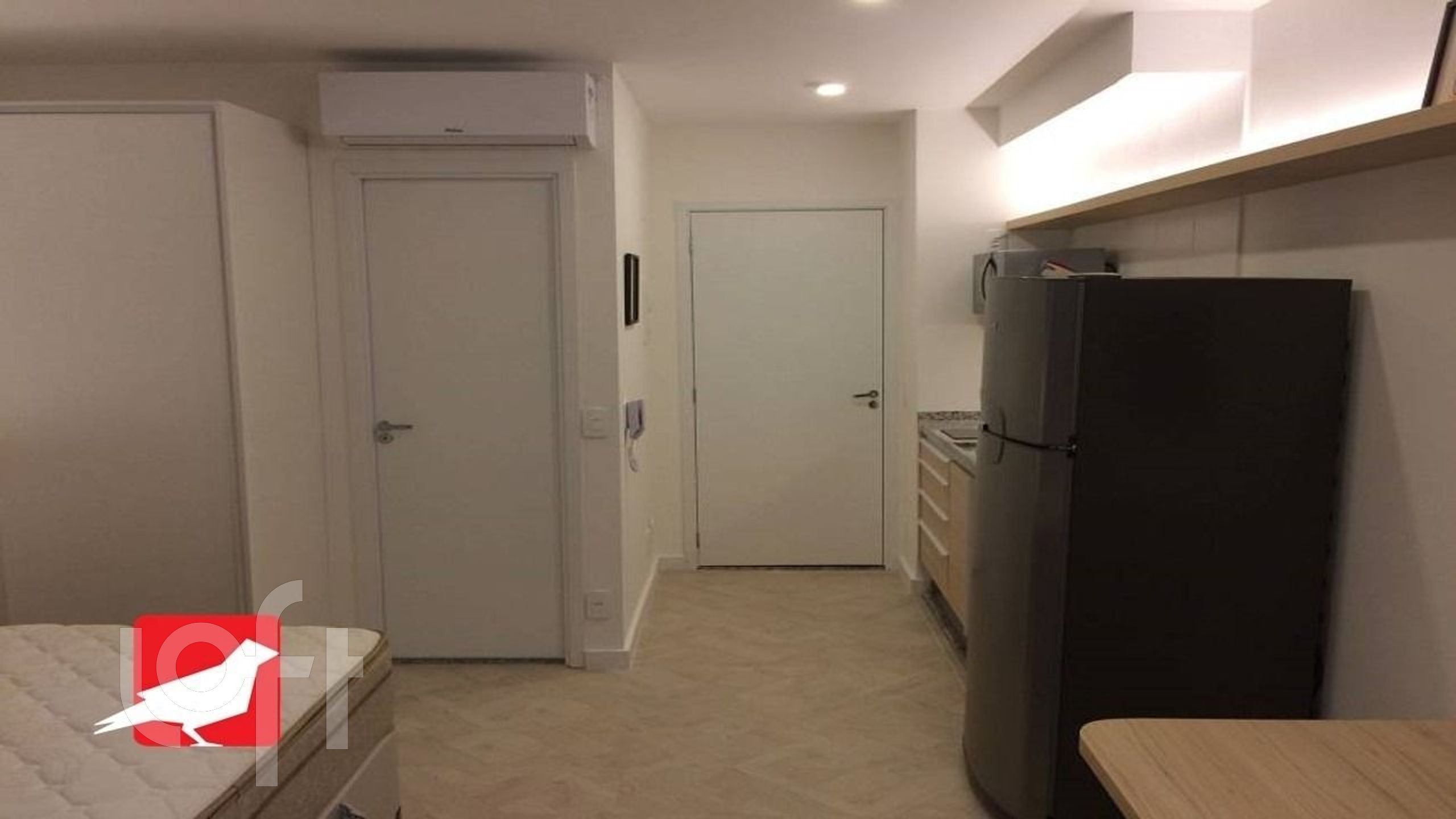 Apartamento à venda com 1 quarto, 25m² - Foto 2