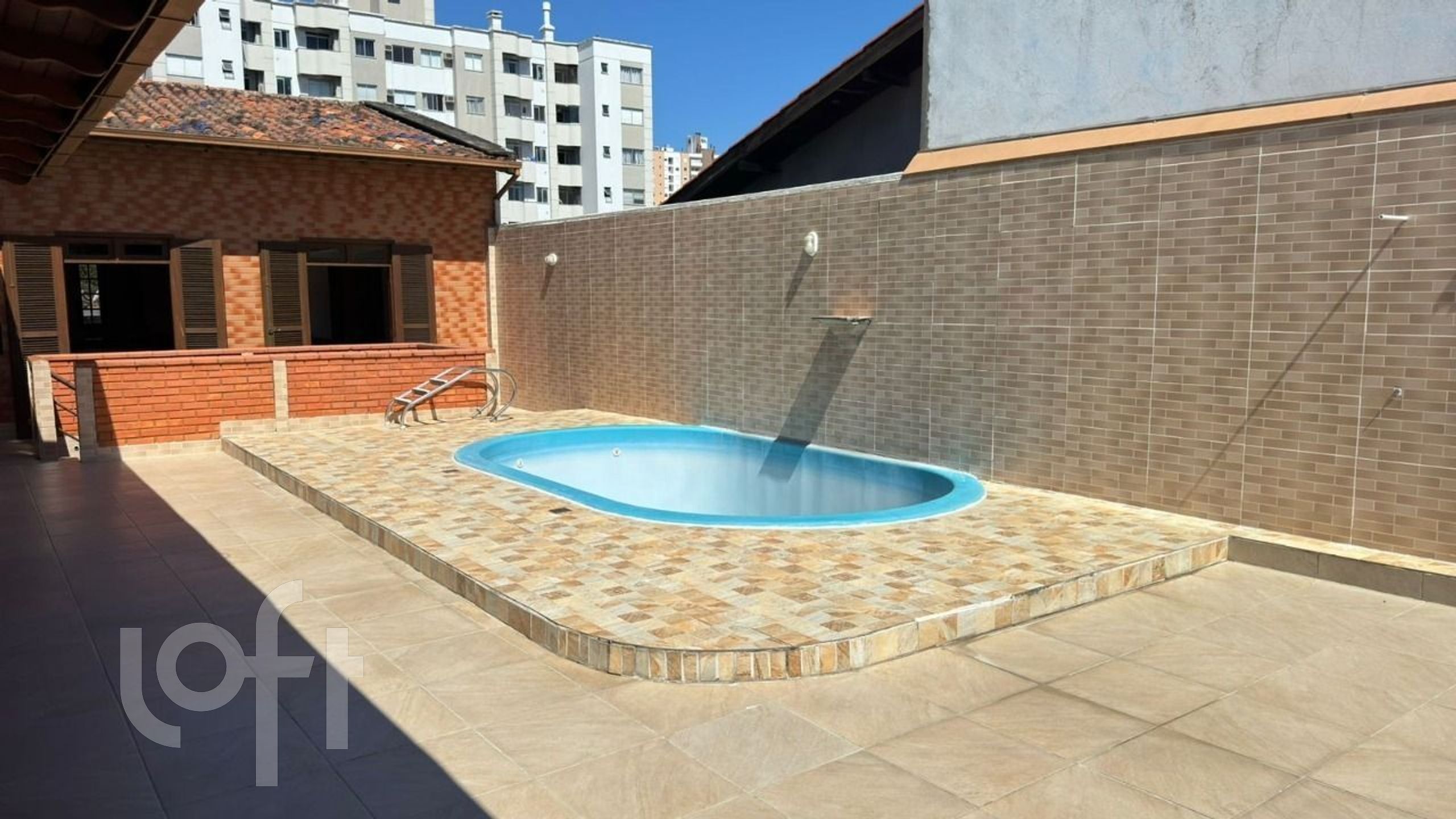 Casa à venda em Barreiros com 500 m², 5 quartos, 5 suítes, 3 vagas