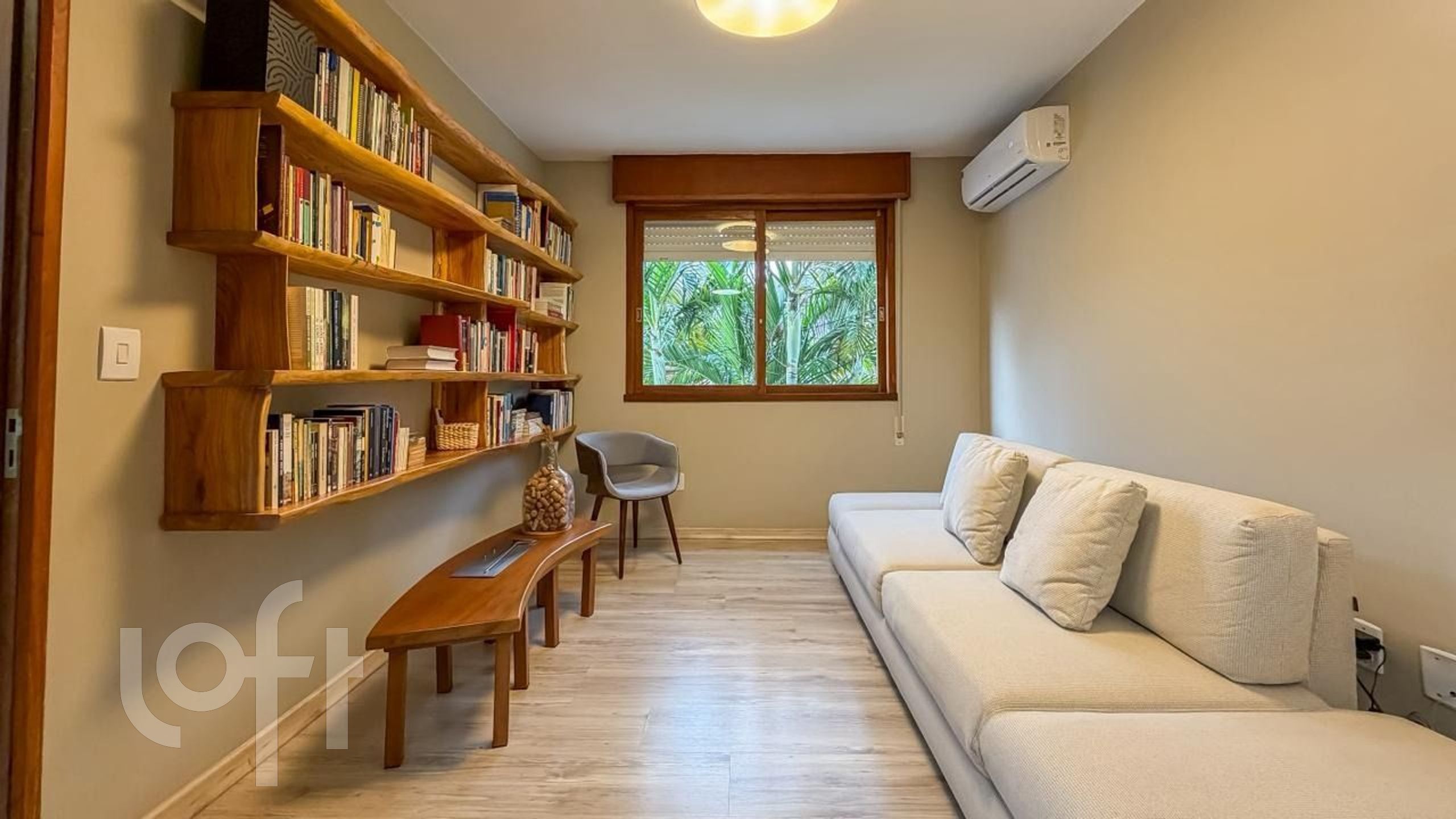 Apartamento com 74m², 2 dormitórios, 1 suíte, 1 vaga, Petrópolis em Porto Alegre