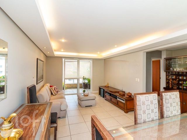 Apartamento com 87m², 2 dormitórios, 1 suíte, 1 vaga, Jardim Botânico em Porto Alegre