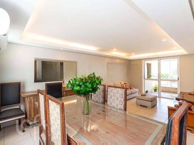 Apartamento com 87m², 2 dormitórios, 1 suíte, 1 vaga, Jardim Botânico em Porto Alegre