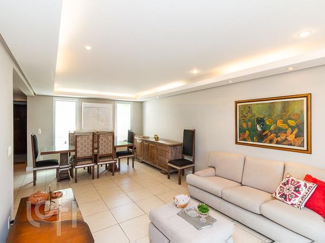 Apartamento com 87m², 2 dormitórios, 1 suíte, 1 vaga, Jardim Botânico em Porto Alegre
