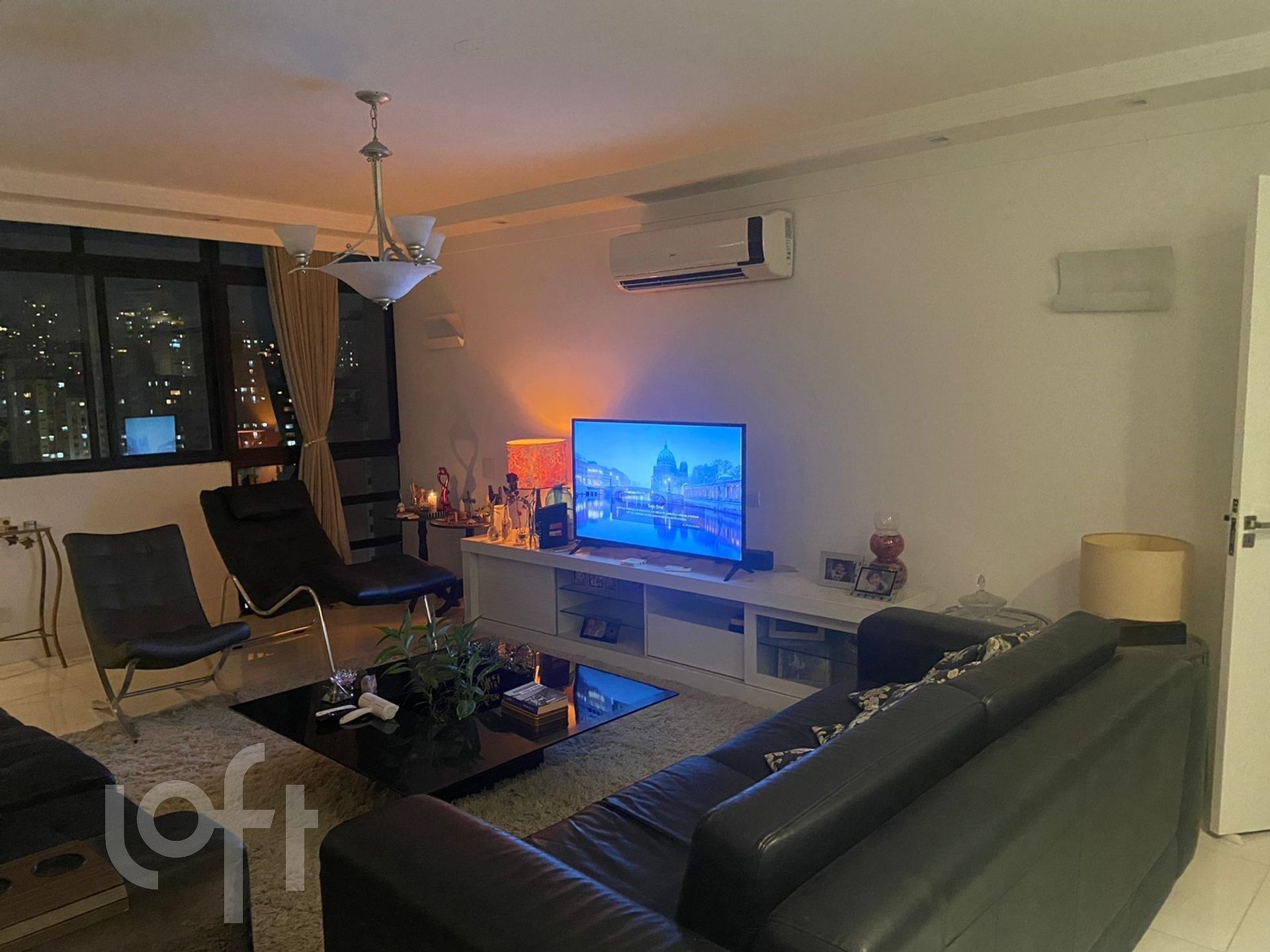 Apartamento à venda com 3 quartos, 150m² - Foto 1