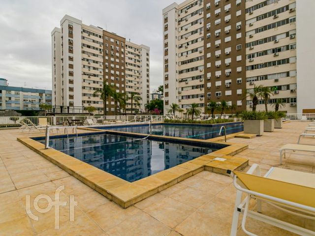 Apartamento com 69m², 3 dormitórios, 1 suíte, 1 vaga, Cristo Redentor em Porto Alegre
