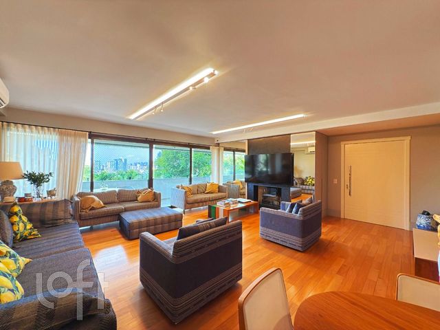 Apartamento com 203m², 3 dormitórios, 3 suítes, 3 vagas, Boa Vista em Porto Alegre