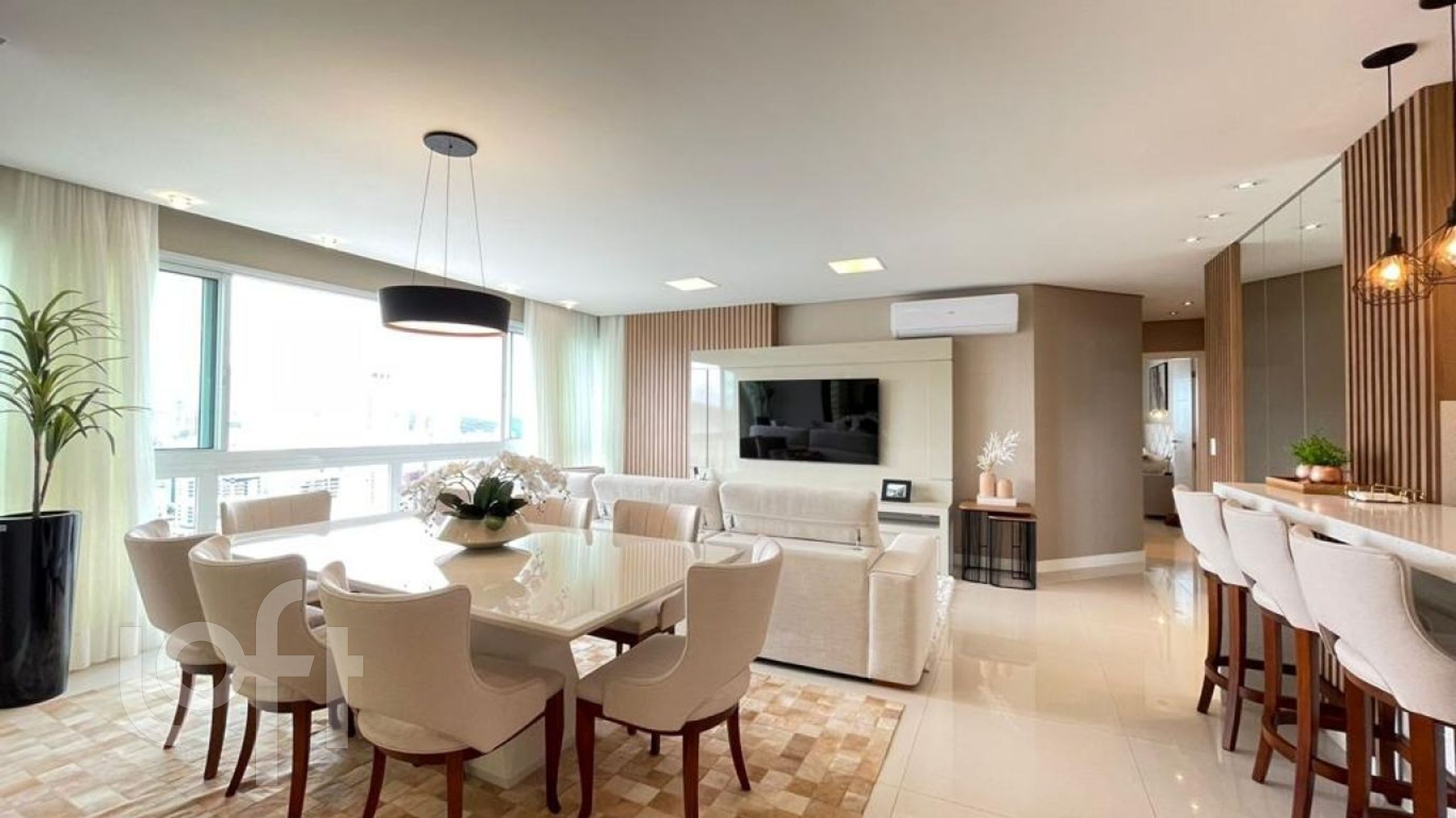 Apartamento à venda em Centro com 148 m², 4 quartos, 4 suítes, 3 vagas