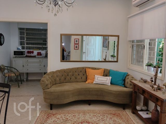 Casa com 200m², 5 dormitórios, 1 suíte, 1 vaga, Petrópolis em Porto Alegre