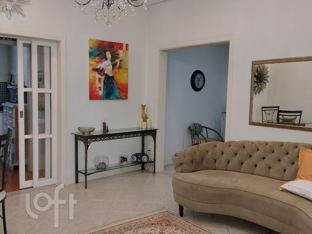 Casa com 200m², 5 dormitórios, 1 suíte, 1 vaga, Petrópolis em Porto Alegre