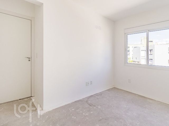 Apartamento com 56m², 2 dormitórios, 1 suíte, 1 vaga, Floresta em Porto Alegre