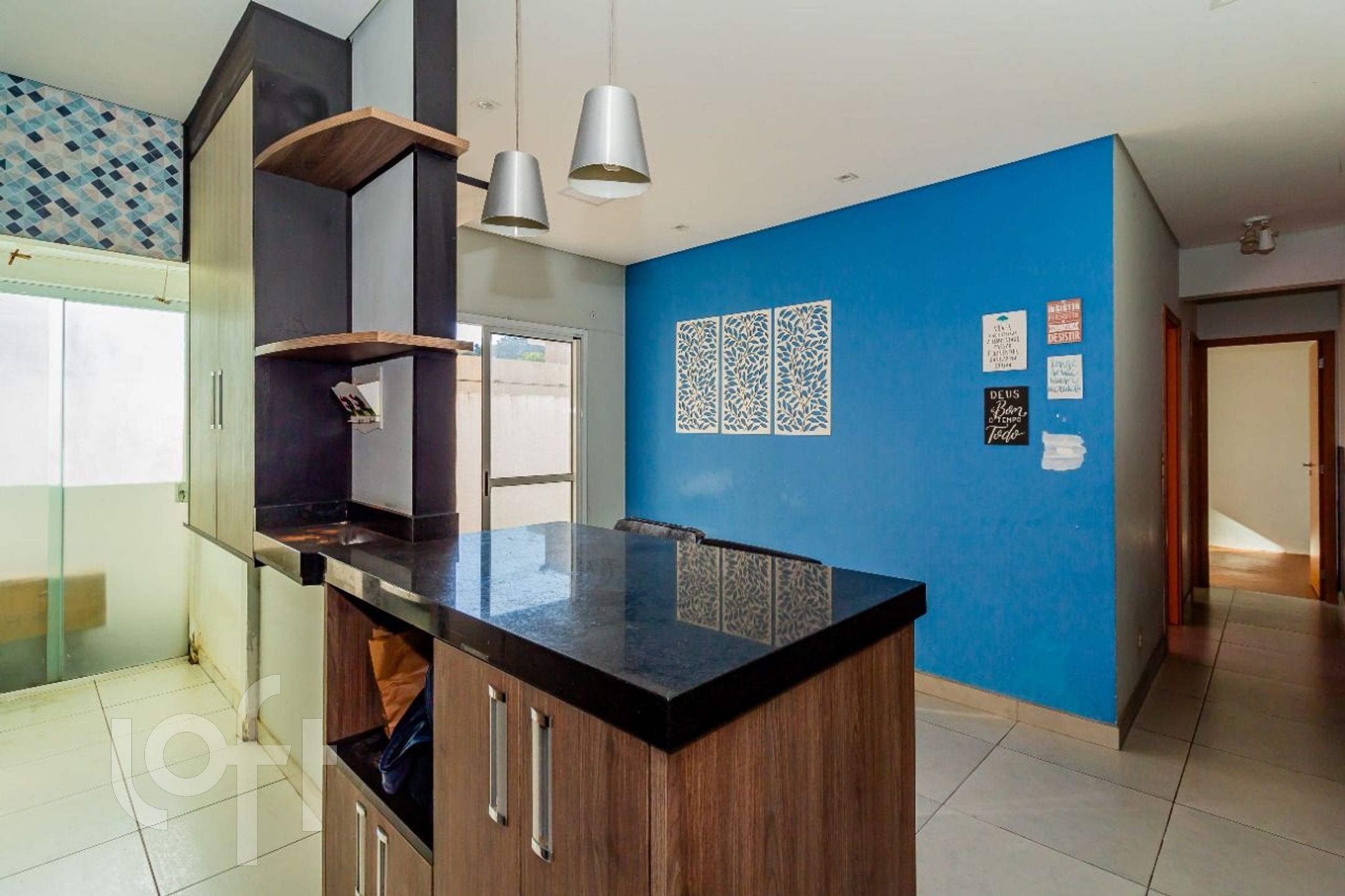 Apartamento à venda com 2 quartos, 66m² - Foto 2