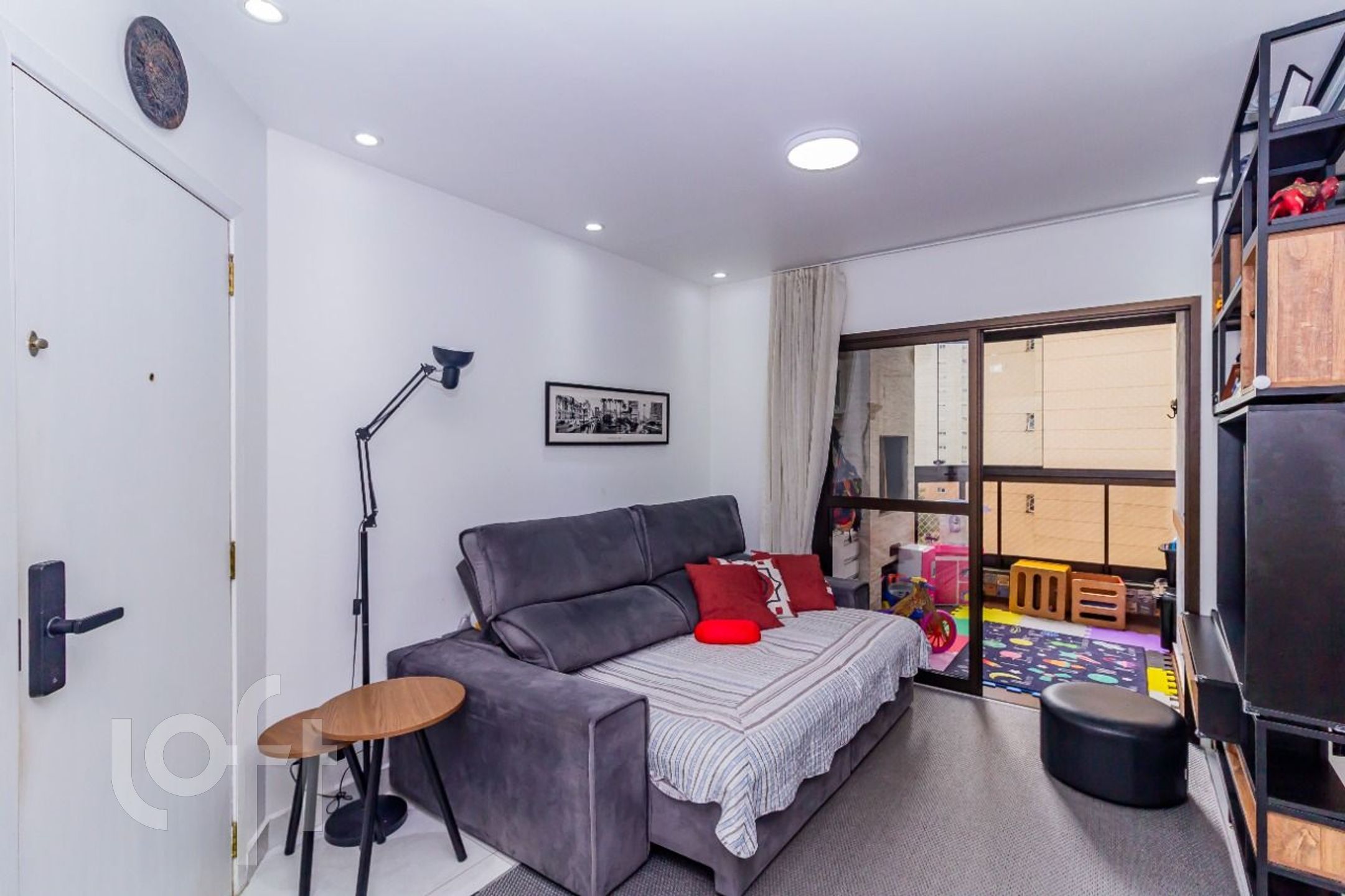 Apartamento à venda com 3 quartos, 80m² - Foto 1