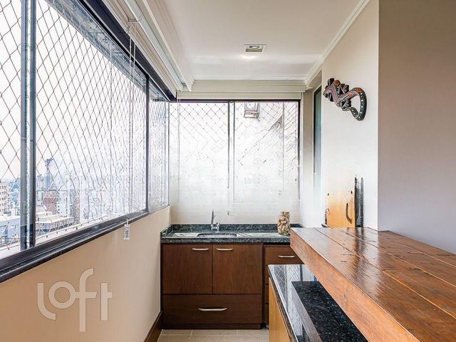 Apartamento com 147m², 3 dormitórios, 1 suíte, 3 vagas, Petrópolis em Porto Alegre