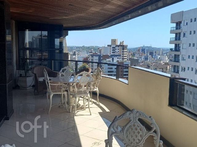 Apartamento com 251m², 3 dormitórios, 3 suítes, 3 vagas, Petrópolis em Porto Alegre