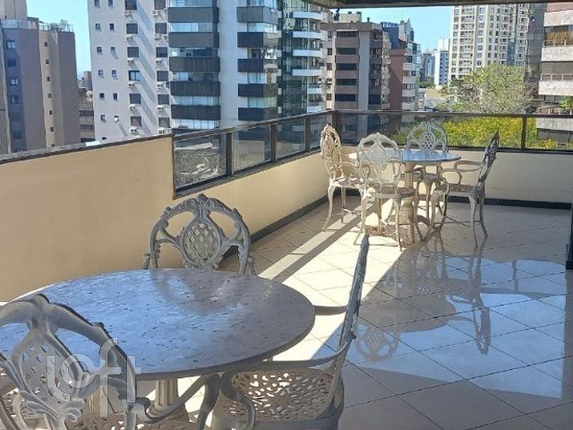 Apartamento com 251m², 3 dormitórios, 3 suítes, 3 vagas, Petrópolis em Porto Alegre