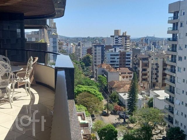 Apartamento com 251m², 3 dormitórios, 3 suítes, 3 vagas, Petrópolis em Porto Alegre
