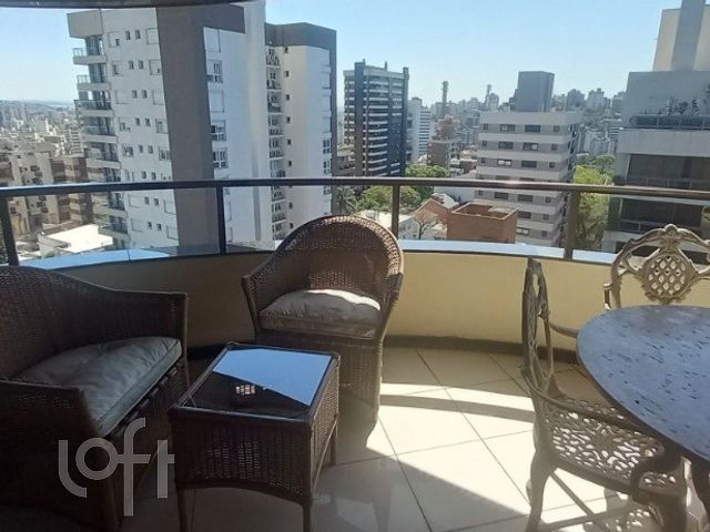 Apartamento com 251m², 3 dormitórios, 3 suítes, 3 vagas, Petrópolis em Porto Alegre