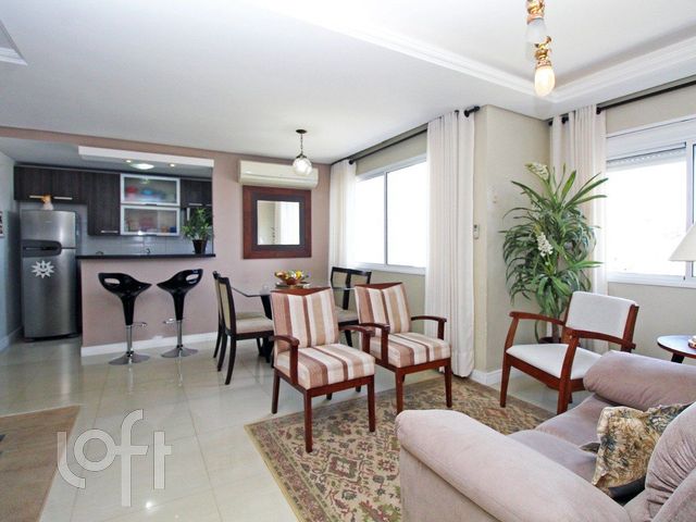 Apartamento com 65m², 2 dormitórios, 1 suíte, 1 vaga, Vila Ipiranga em Porto Alegre